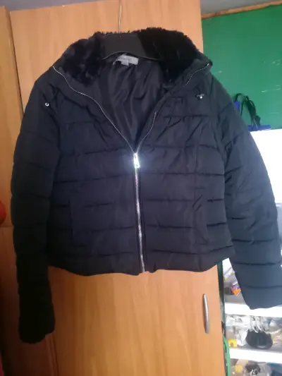Chaqueta acolchada negra excelente estado - miniatura 1
