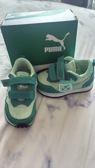 Zapatillas infantiles Puma Bulbasaur verde talla20 - miniatura 1