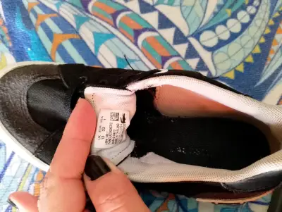 Zapatillas negras Lacoste casuales para hombre - miniatura 2