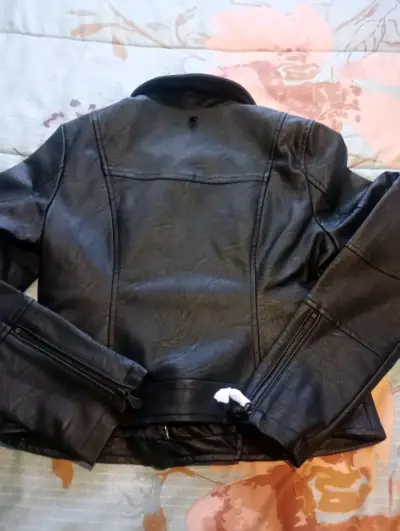 Chaqueta de cuero negra con tachas para mujer JJO - miniatura 3