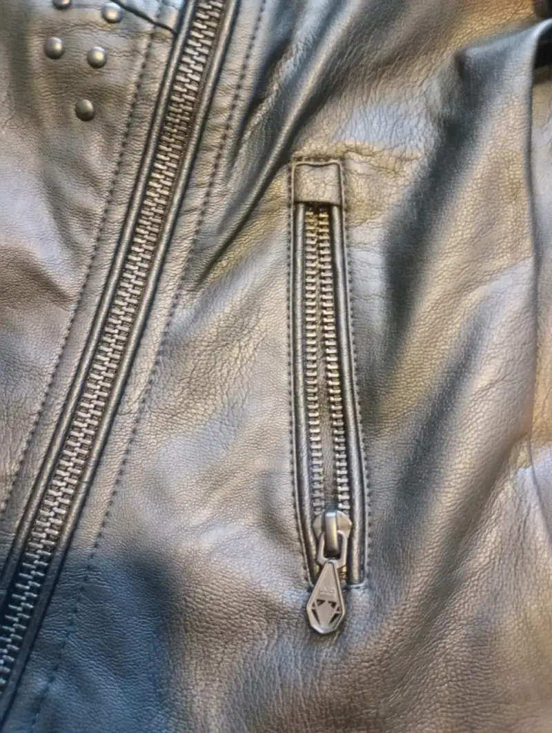 Chaqueta de cuero negra con tachas para mujer JJO - 4