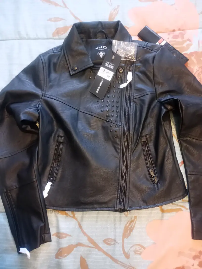 Chaqueta de cuero negra con tachas para mujer JJO - 5