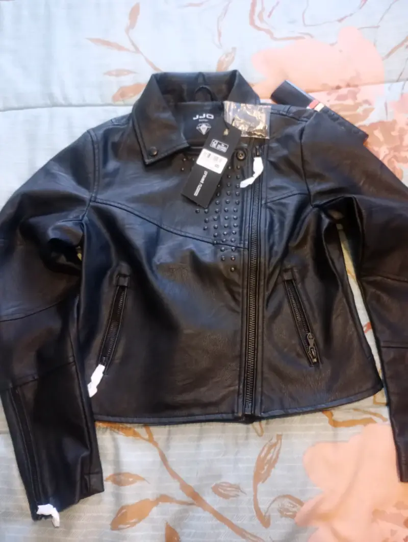 Chaqueta de cuero negra con tachas para mujer JJO - 6