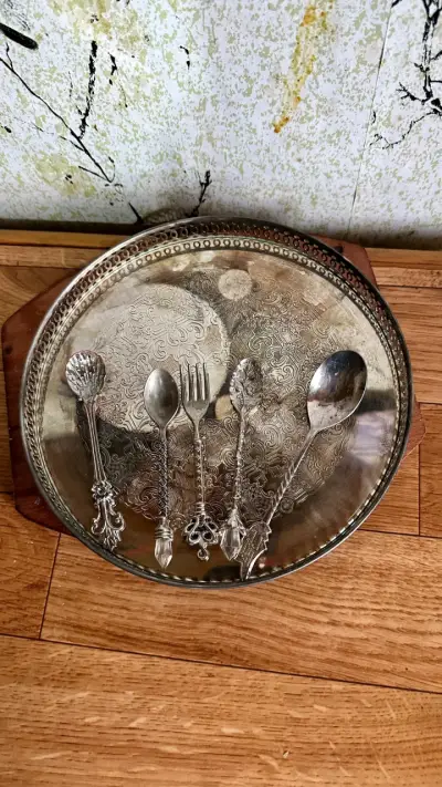 Set de bandeja y cubiertos de plata vintage - miniatura 1