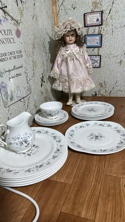 Juego de vajilla de porcelana Ridgway Graywood - miniatura 1