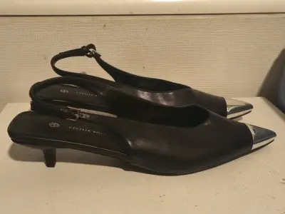Zapatos de Tacón Bajo Cecilia Bolocco Negros - miniatura 1