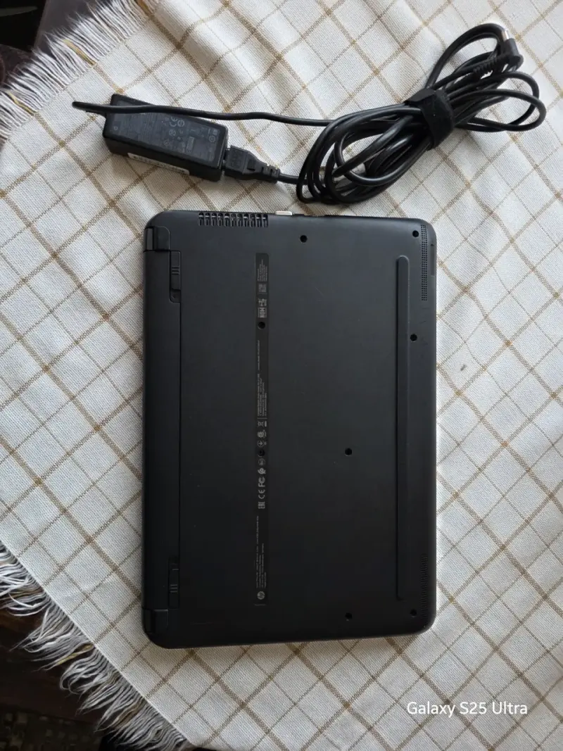 Notebook HP 14-am070la con cargador - 5