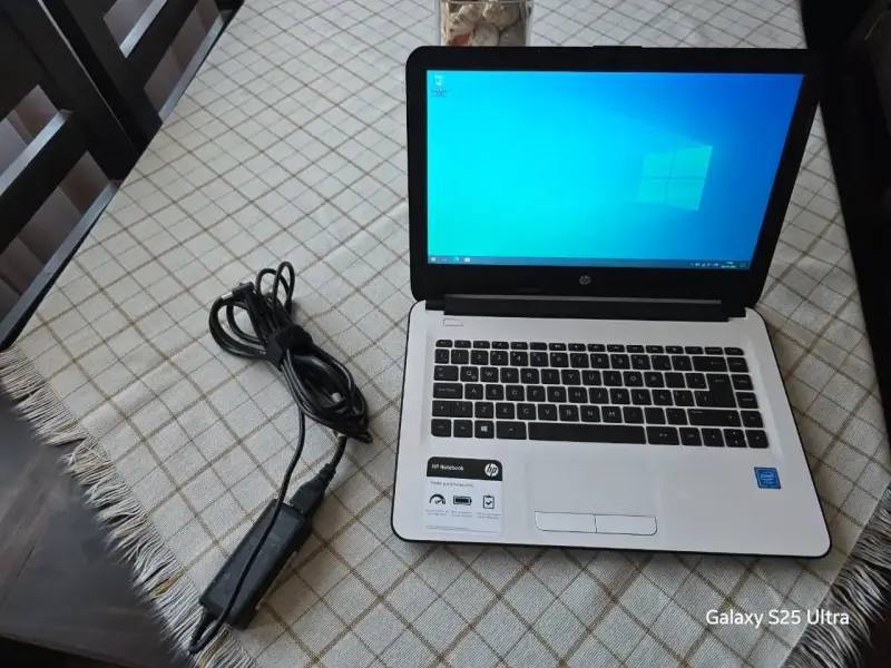 Notebook HP 14-am070la con cargador - 6