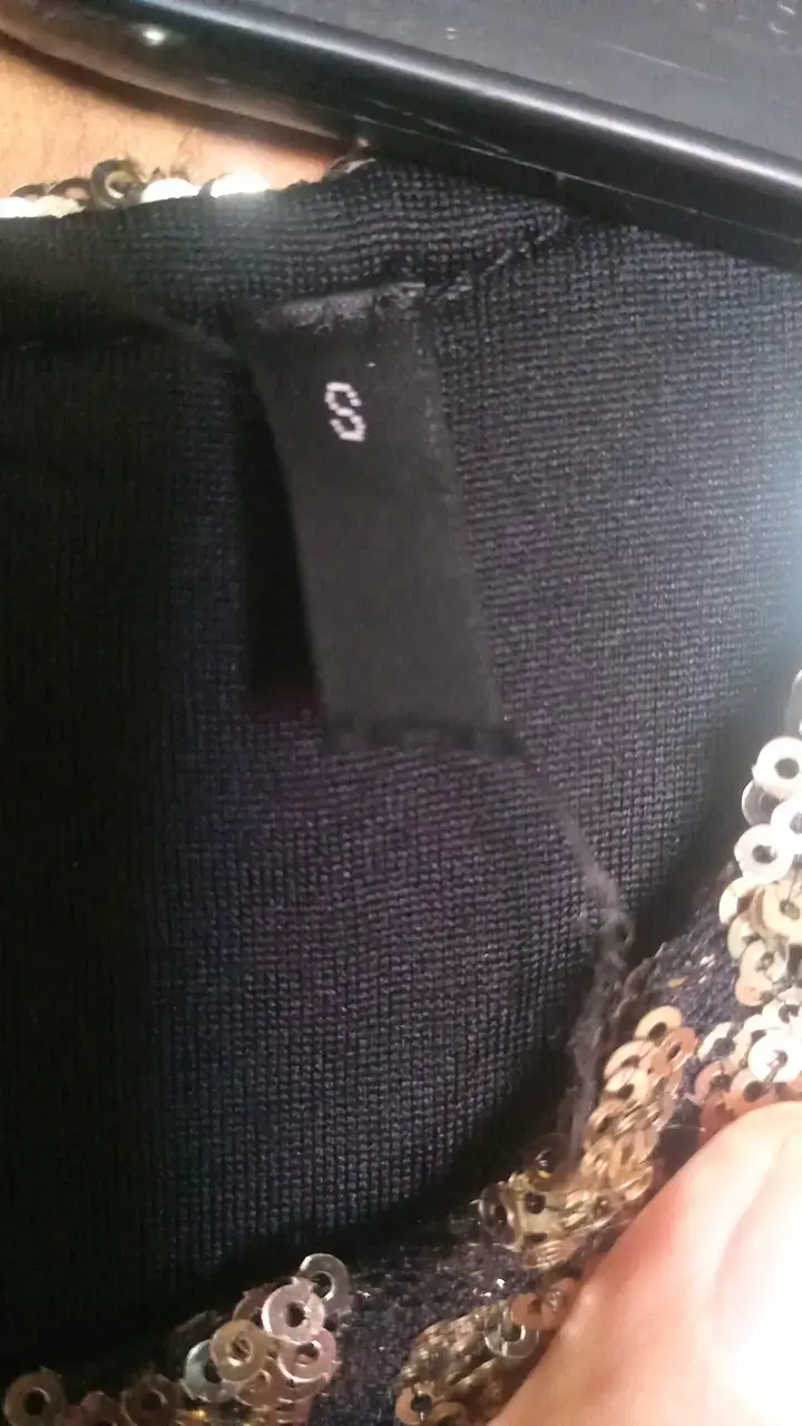 Vestido de lentejuelas doradas elegante - 3