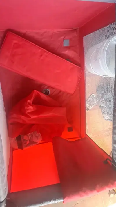 Cuna corral portátil roja para bebé - miniatura 2