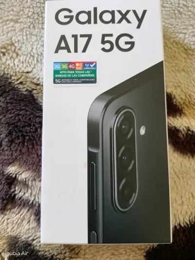 Samsung Galaxy A17 5G en buen estado - miniatura 1