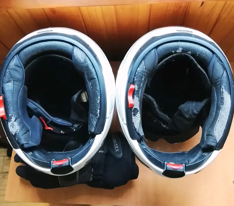 Cascos de moto Delta blancos con visera - 1