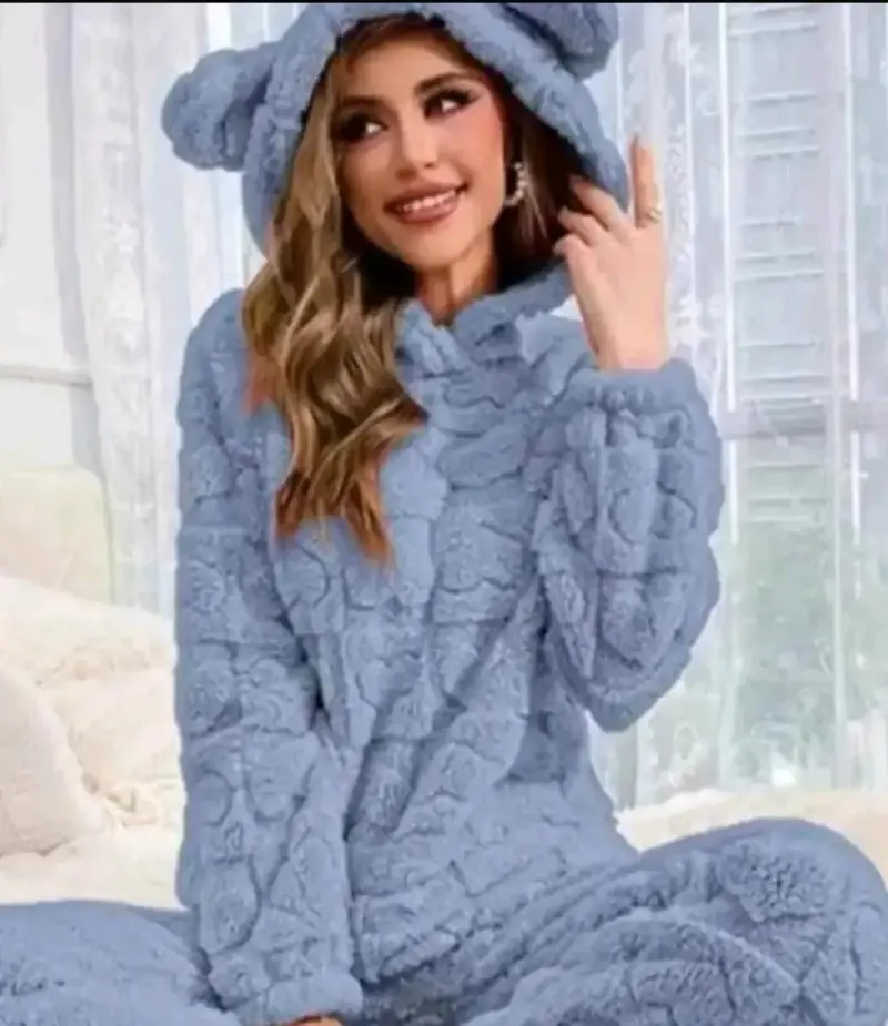 Pijama enterizo de felpa con capucha - 3