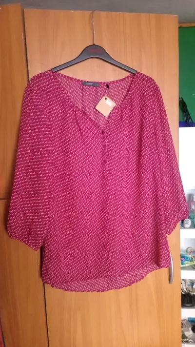 Variedad de blusa y poleras - miniatura 4