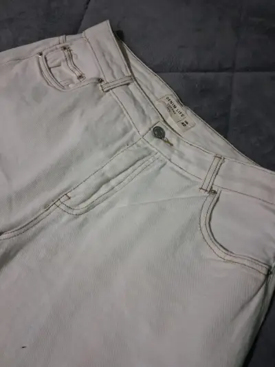 Jeans blancos para mujer en buen estado - miniatura 3