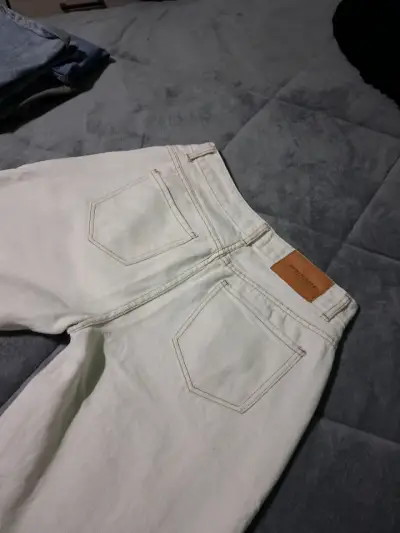 Jeans blancos para mujer en buen estado - miniatura 4