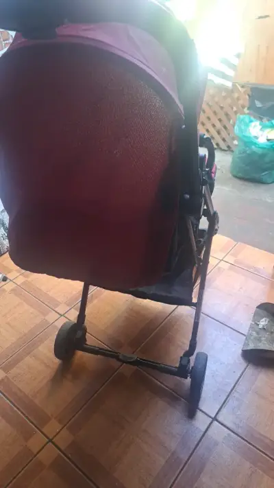 Coche de paseo Infanti rojo plegable - miniatura 3
