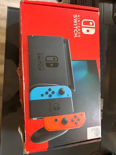 Consola Nintendo Switch con Joy-Con Azul y Rojo - miniatura 1