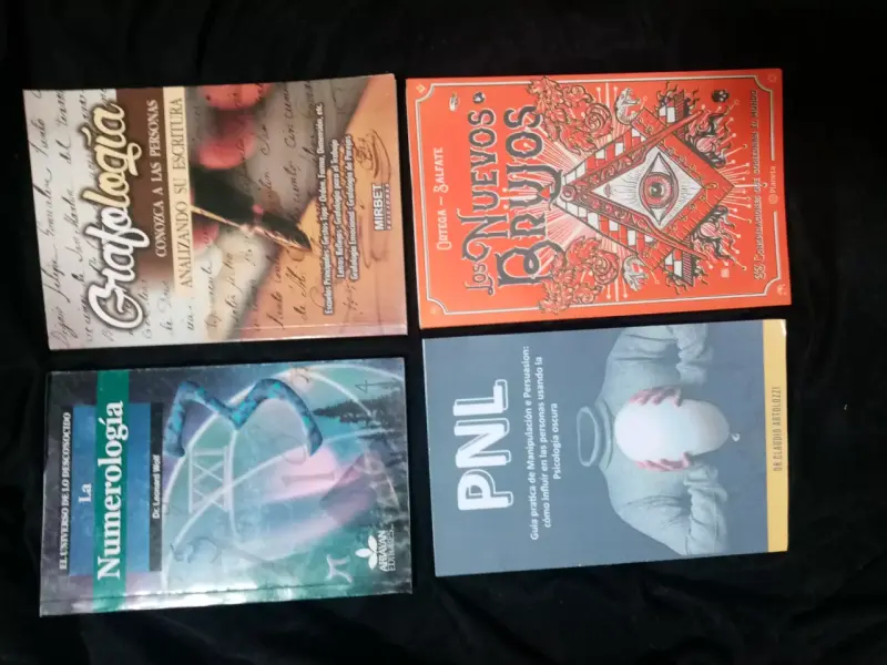 Lote de libros variados de autores reconocidos - 1