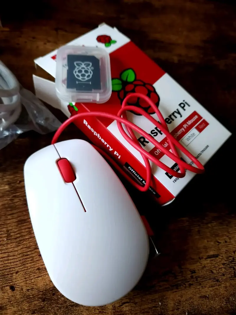 Kit Raspberry Pi 400 con teclado y mouse - 2