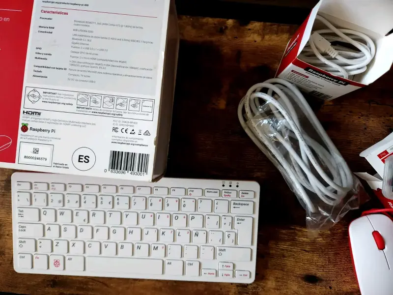 Kit Raspberry Pi 400 con teclado y mouse - 5