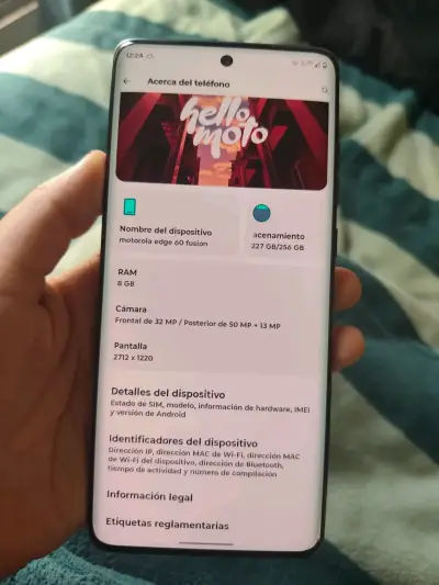 Smartphone Android con pantalla completa - miniatura 2