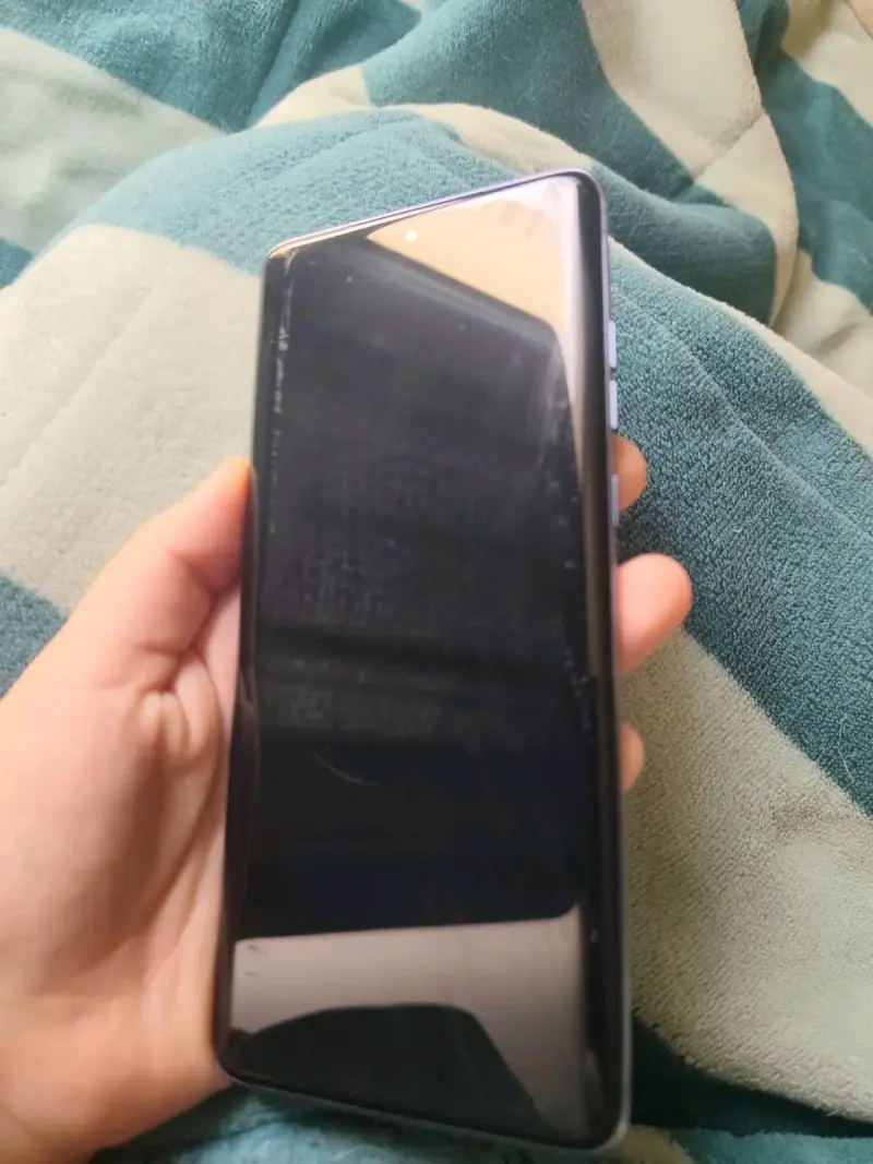 Smartphone Android con pantalla completa - 5