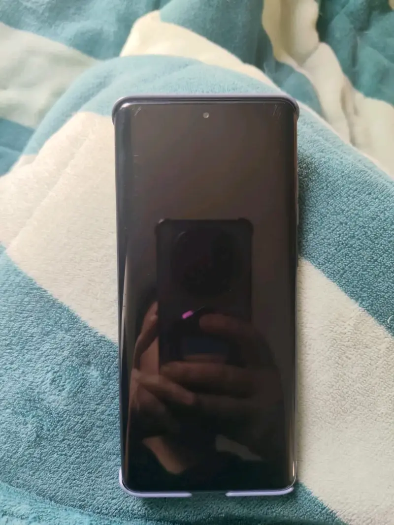 Smartphone Android con pantalla completa - 6