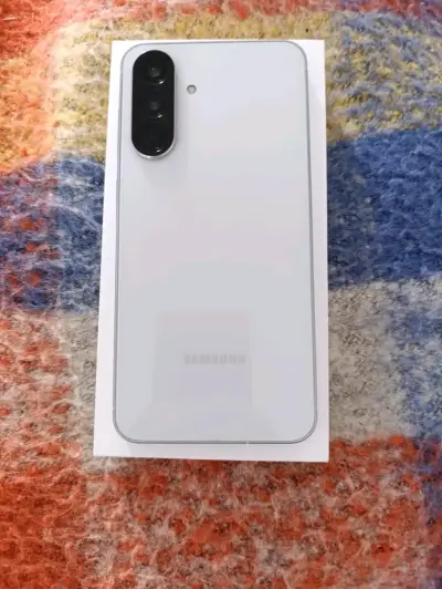 Samsung Galaxy A56 5G en excelente estado - miniatura 3