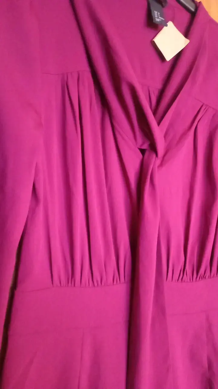 Vestido burdeos elegante para mujer - 2