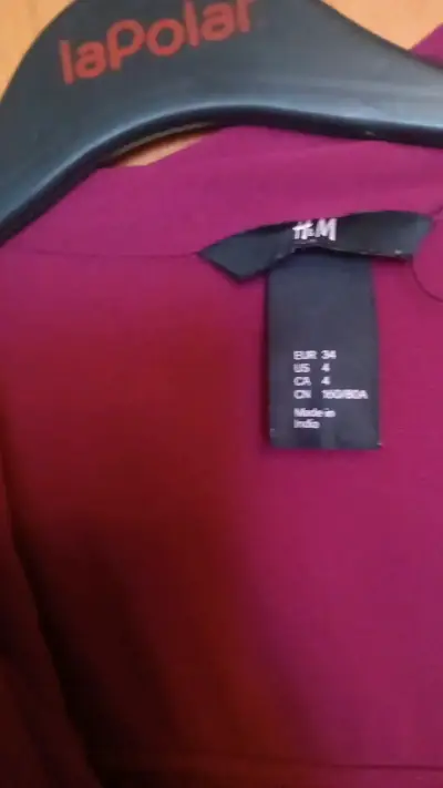 Vestido burdeos elegante para mujer - miniatura 3