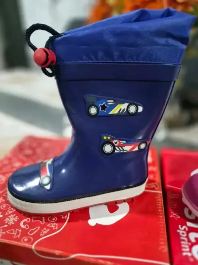 Botas de lluvia infantiles azules con diseño de autos - miniatura 1
