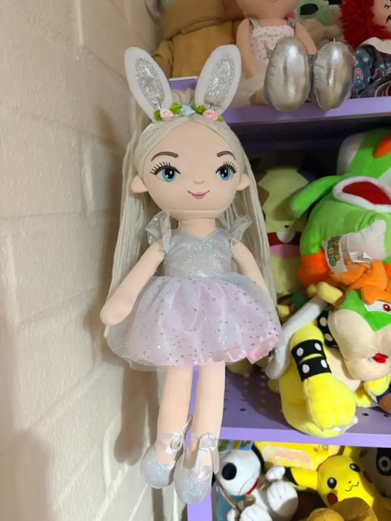 Muñeca de Peluche con Orejas de Conejo - 2
