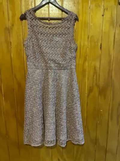 Vestido de encaje beige talla 42 - miniatura 1