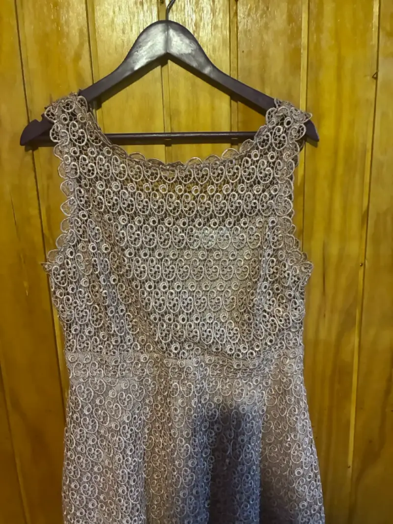 Vestido de encaje beige talla 42 - 2