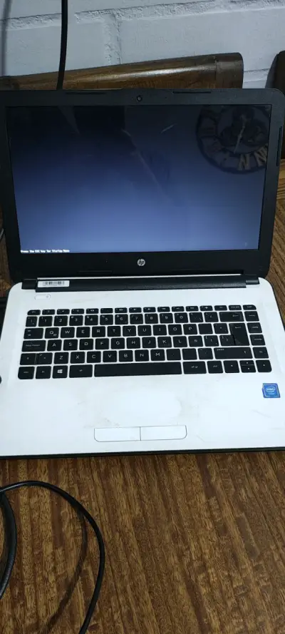 Notebook HP con Intel Core i3 en buen estado - miniatura 2