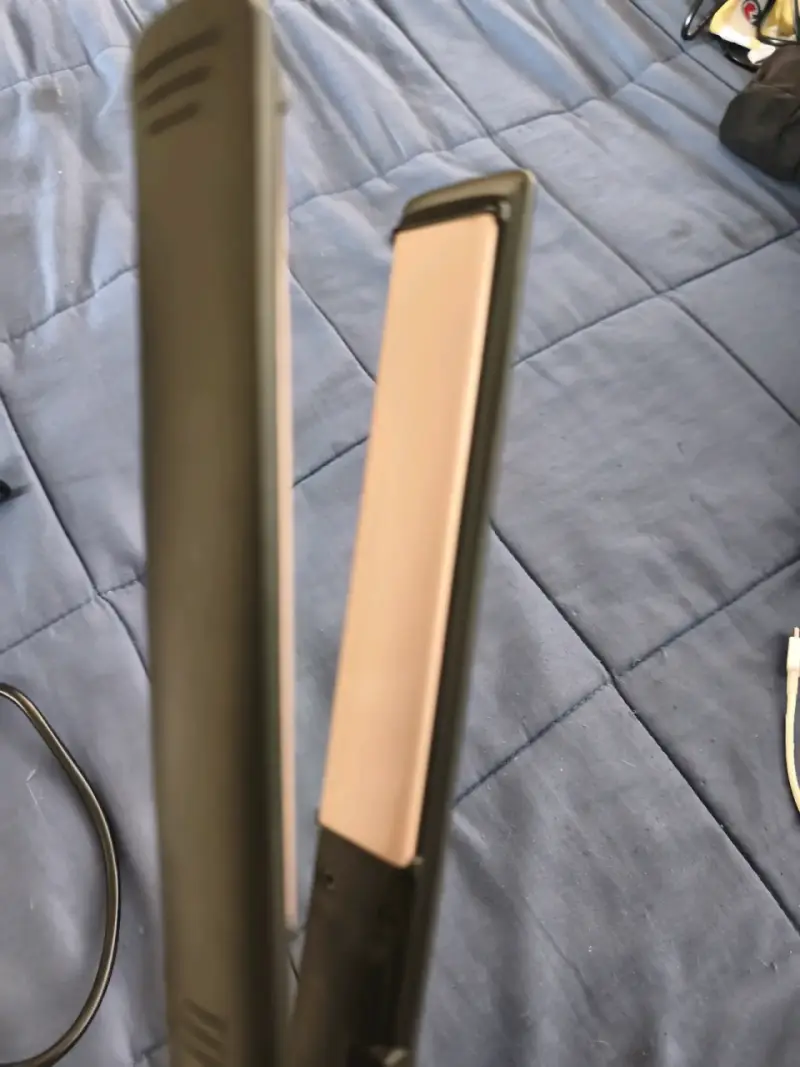 Plancha de Pelo Gama con Tecnología de Aceite Activo - 2