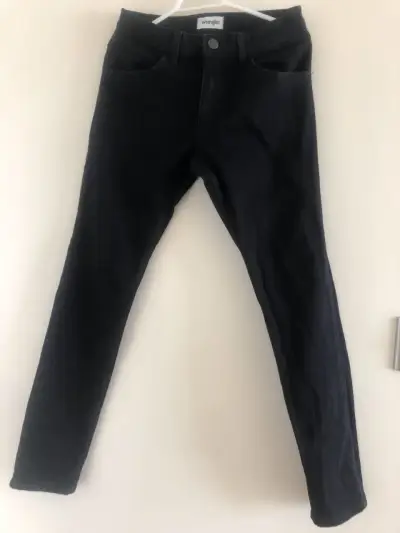 Jeans negros de hombre Wrangler en excelenteestado - miniatura 1