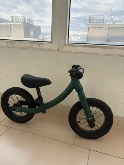 Bicicleta de equilibrio para niños verde - miniatura 4