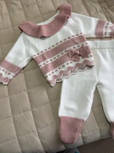 Conjunto de bebé Shein blanco y rosado con lazo - miniatura 1