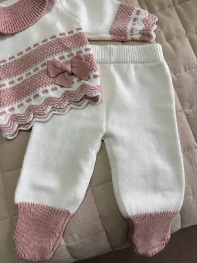 Conjunto de bebé Shein blanco y rosado con lazo - miniatura 3