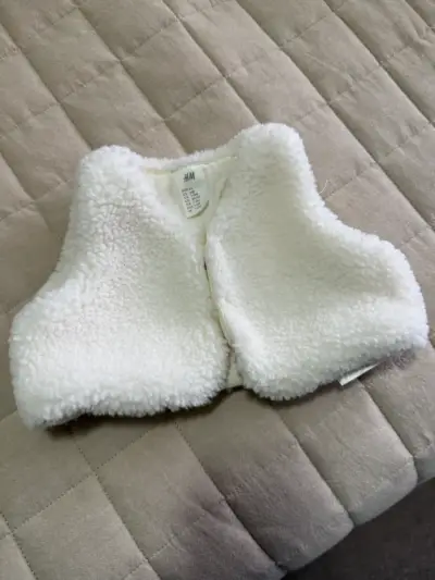 Chaleco de bebé blanco H&M suave - miniatura 2