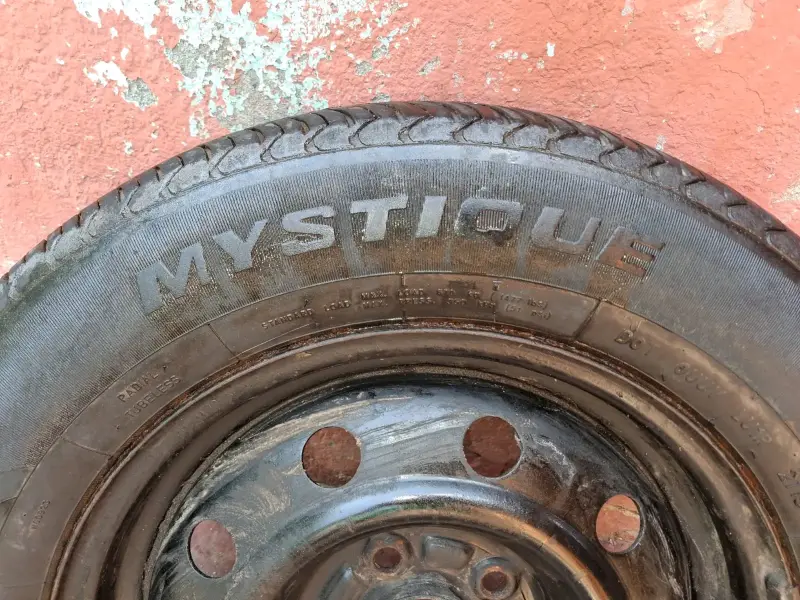 Llanta+ neumático poco uso 205/65 R15 - 2