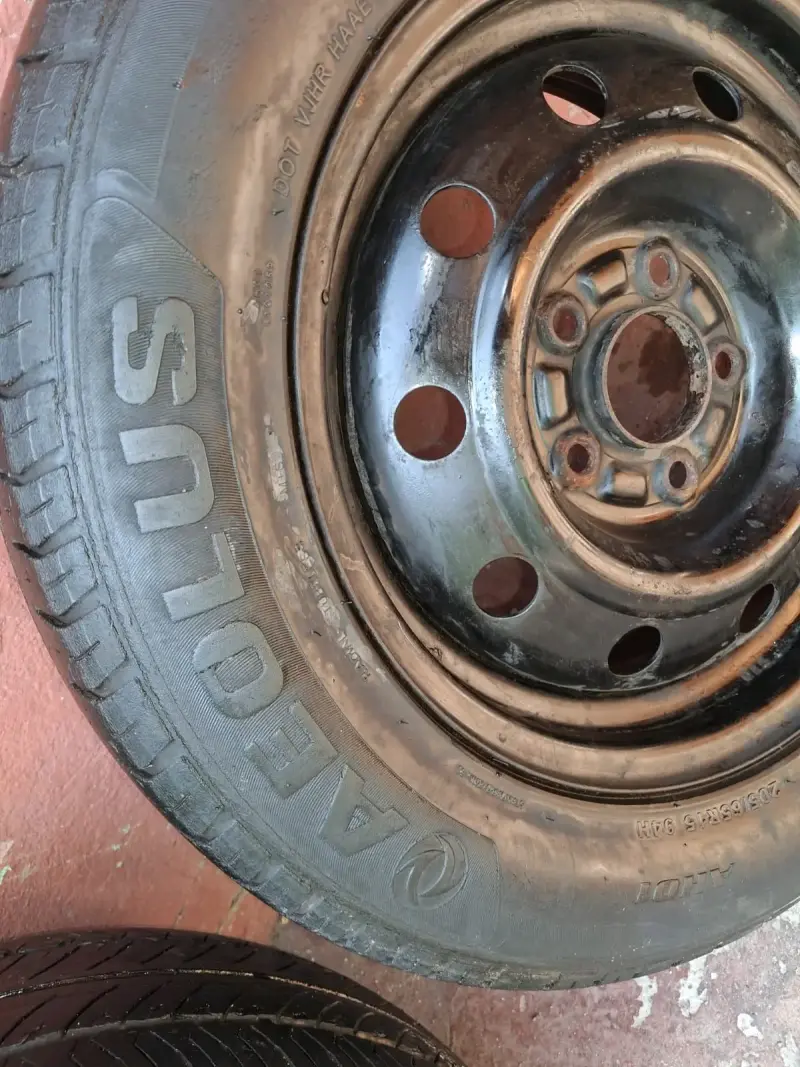 Llanta+ neumático poco uso 205/65 R15 - 3