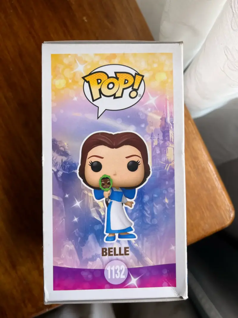 Figura Funko Pop Belle La Bella y la Bestia - 4