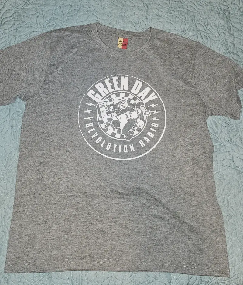 Polera gris con diseño 'Adopt a Plant' - 2
