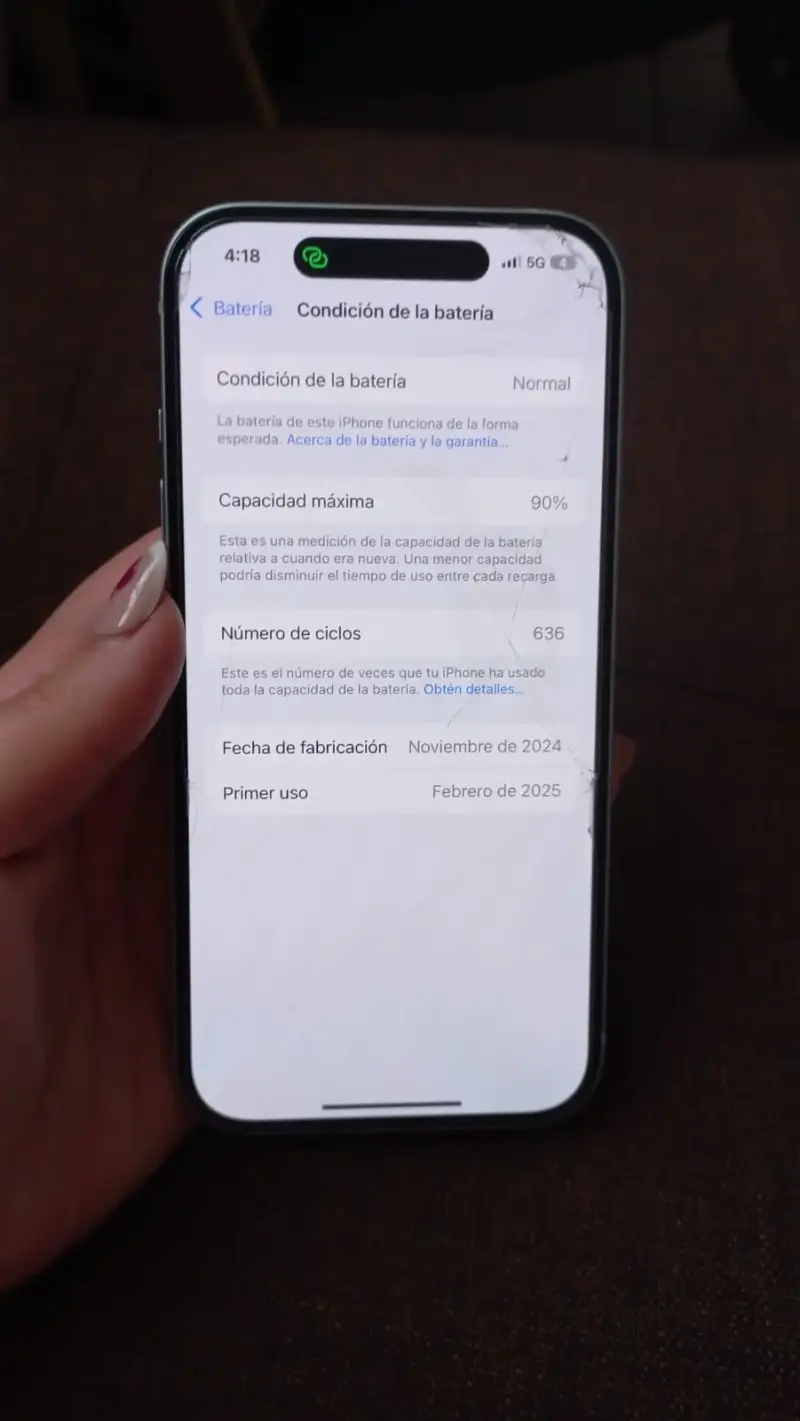 iPhone 15 celeste en excelente estado - 5