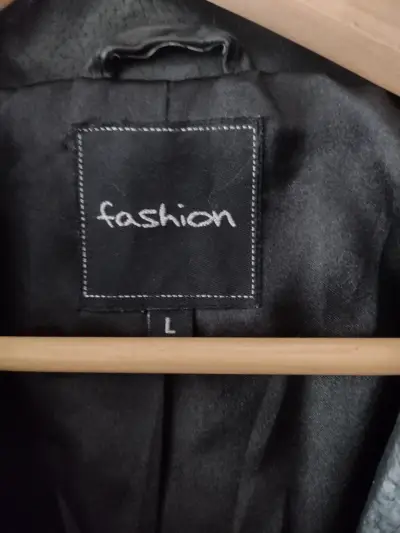 Chaqueta de cuero negra para mujer - miniatura 3