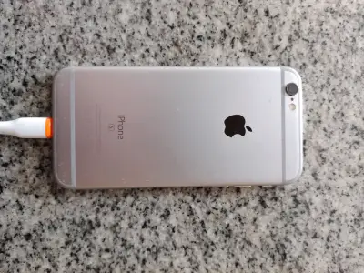 iPhone 6s 16GB Plata en Buen Estado - miniatura 2