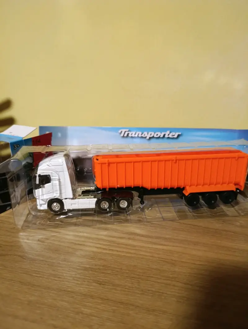 Camión de Juguete Volvo FH Transporter 1:64 - 3
